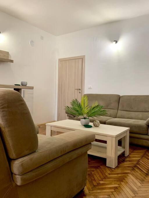 Central City Apartment Скопие Екстериор снимка
