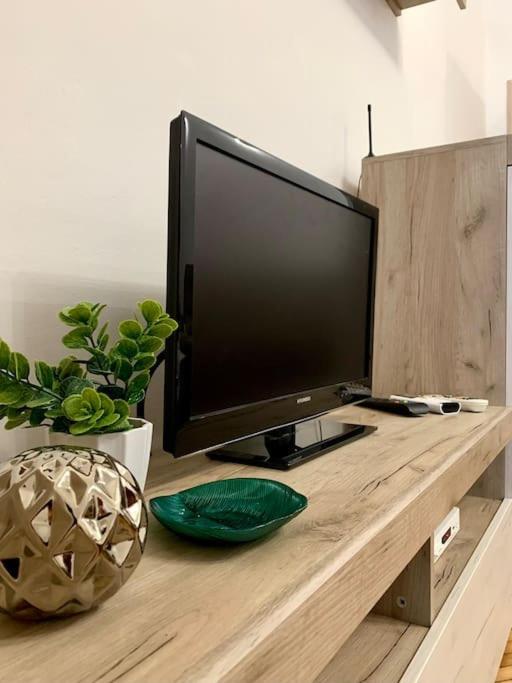 Central City Apartment Скопие Екстериор снимка