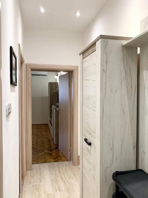 Central City Apartment Скопие Екстериор снимка